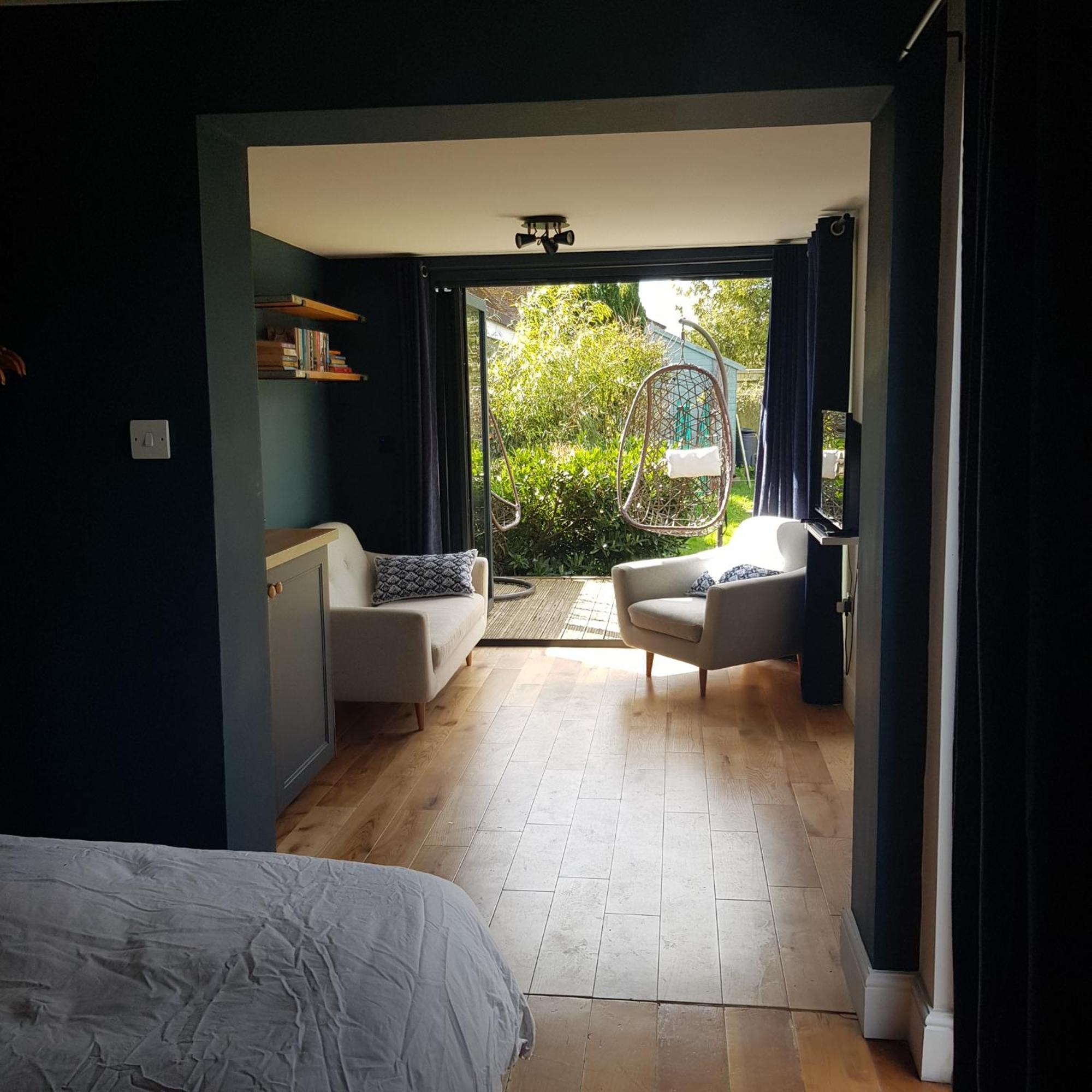 Modern 1-Bed Apartment, Plus Parking, Near Oxford And The Jr Apartment Oxford